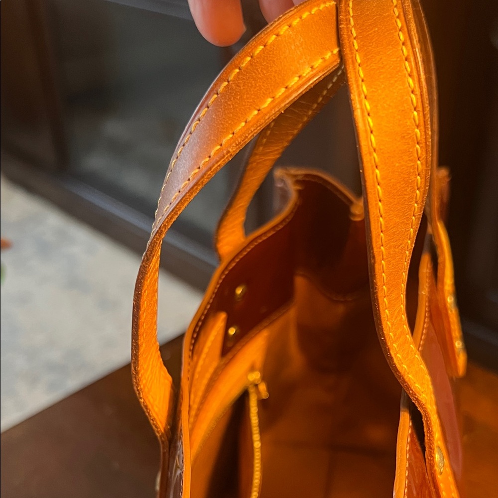 Authentic Louis Vuitton Mini Bronze Monogram Vernis Reade PM Tote - Picture 15 of 17